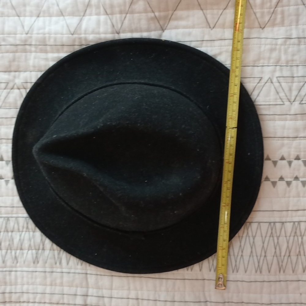 Wool hat - Picture 6 of 8